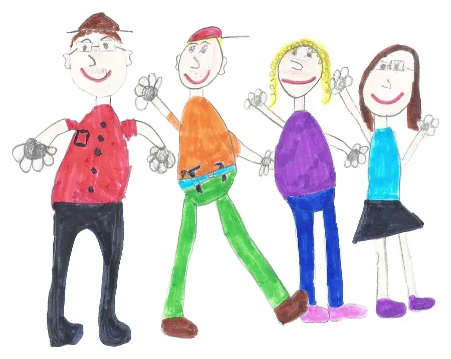 Kinderzeichnung: vier lachende Figuren nebeneinander